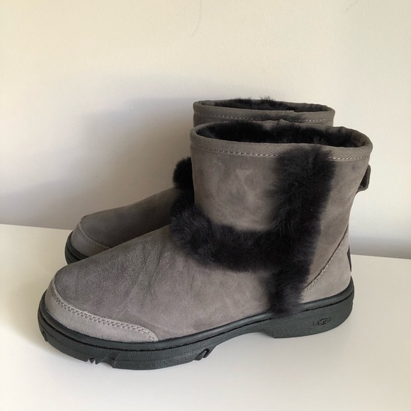 UGG Shoes - NEW UGG Women Sz 7 Sunburst Mini Genuine Shearling Bootie Grey